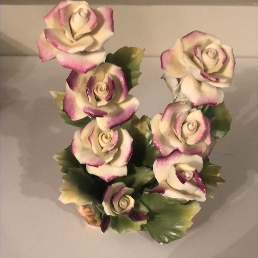 Genuine Capodimonte Made in Italy Ceramic Rose Arrangement